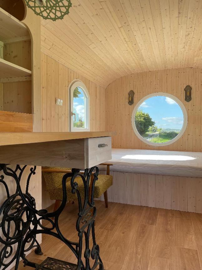 Glamping - Stylova Maringotka V Srdci Ladova Kraje, Pobliz Hlavniho Mesta Prahy Stribrna Skalice 외부 사진