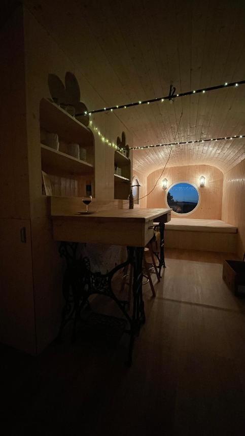 Glamping - Stylova Maringotka V Srdci Ladova Kraje, Pobliz Hlavniho Mesta Prahy Stribrna Skalice 외부 사진
