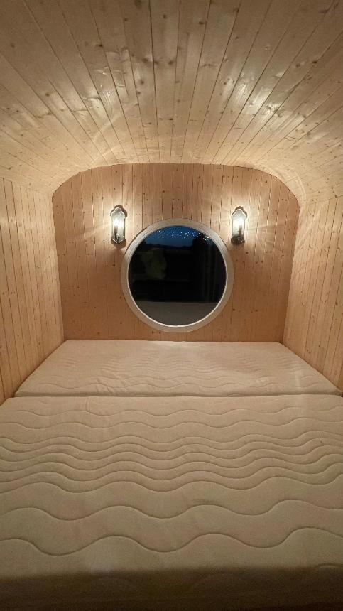 Glamping - Stylova Maringotka V Srdci Ladova Kraje, Pobliz Hlavniho Mesta Prahy Stribrna Skalice 외부 사진