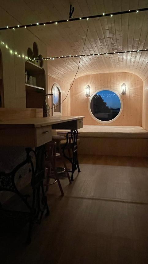 Glamping - Stylova Maringotka V Srdci Ladova Kraje, Pobliz Hlavniho Mesta Prahy Stribrna Skalice 외부 사진