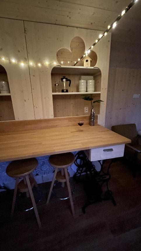 Glamping - Stylova Maringotka V Srdci Ladova Kraje, Pobliz Hlavniho Mesta Prahy Stribrna Skalice 외부 사진