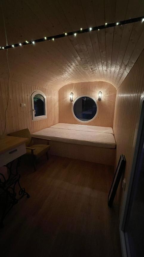 Glamping - Stylova Maringotka V Srdci Ladova Kraje, Pobliz Hlavniho Mesta Prahy Stribrna Skalice 외부 사진