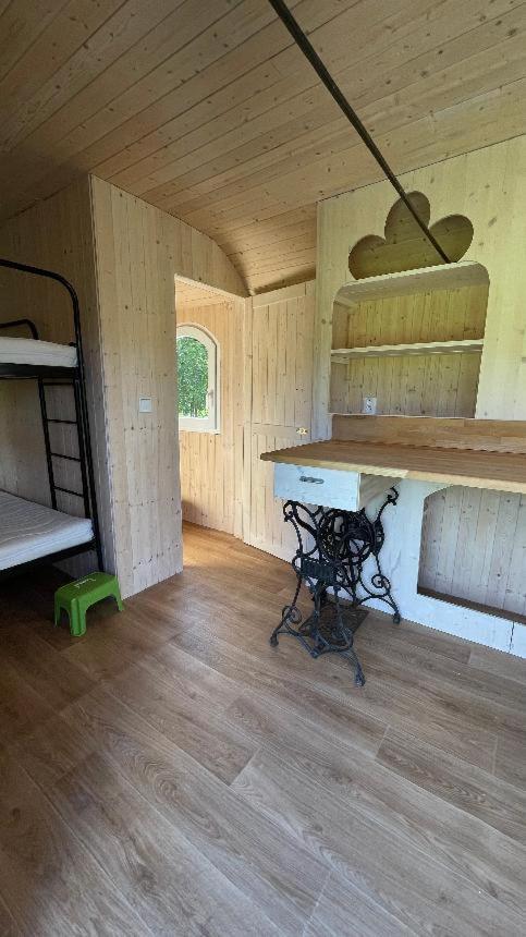 Glamping - Stylova Maringotka V Srdci Ladova Kraje, Pobliz Hlavniho Mesta Prahy Stribrna Skalice 외부 사진
