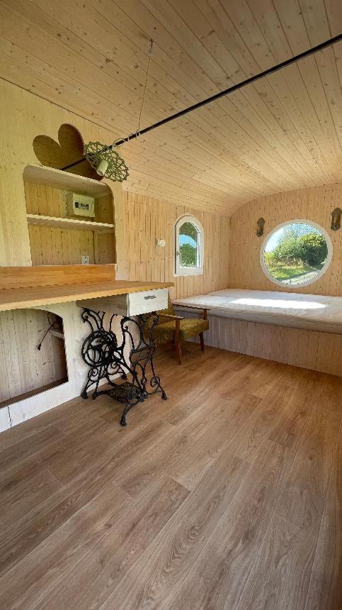Glamping - Stylova Maringotka V Srdci Ladova Kraje, Pobliz Hlavniho Mesta Prahy Stribrna Skalice 외부 사진