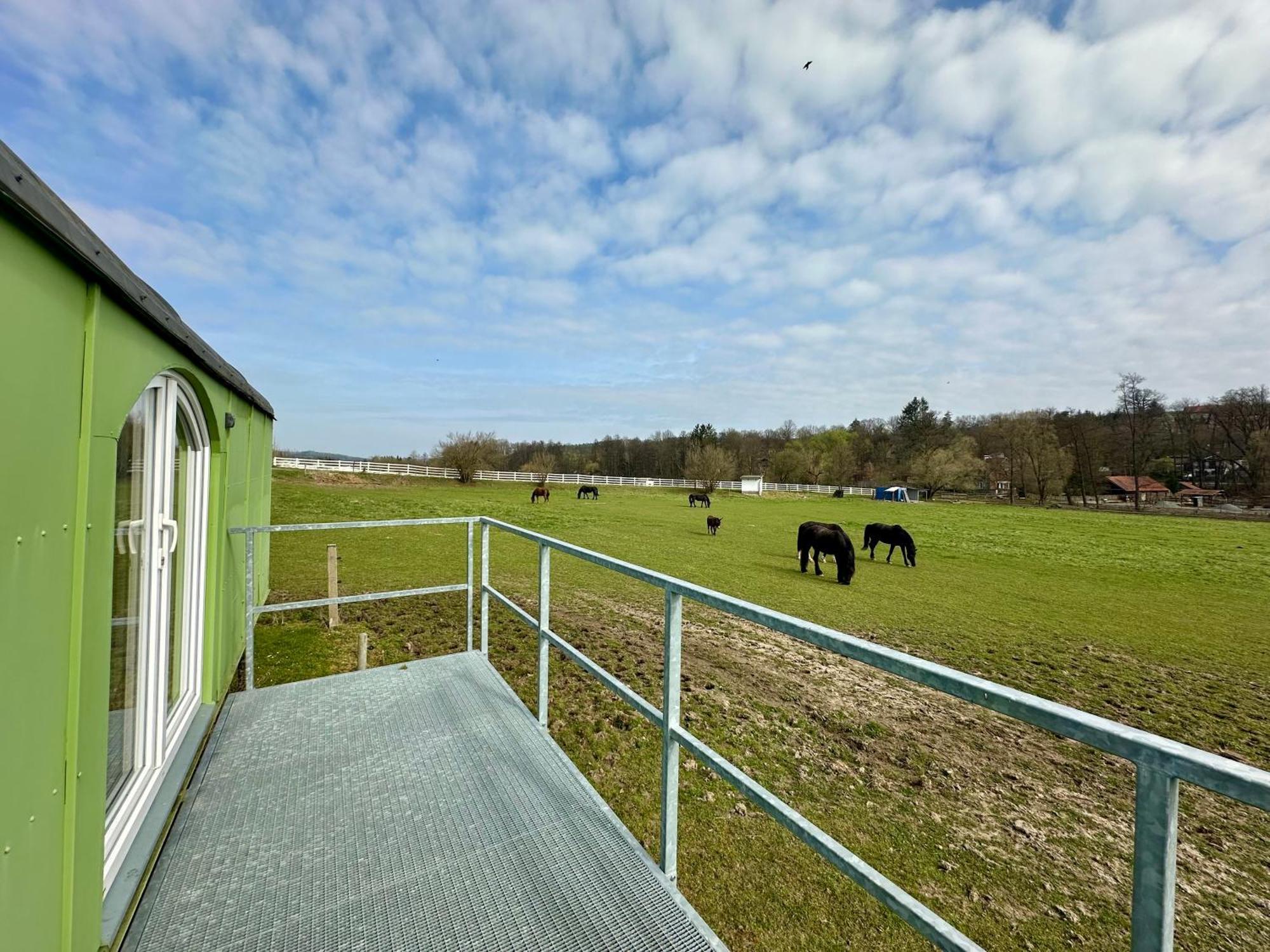 Glamping - Stylova Maringotka V Srdci Ladova Kraje, Pobliz Hlavniho Mesta Prahy Stribrna Skalice 외부 사진