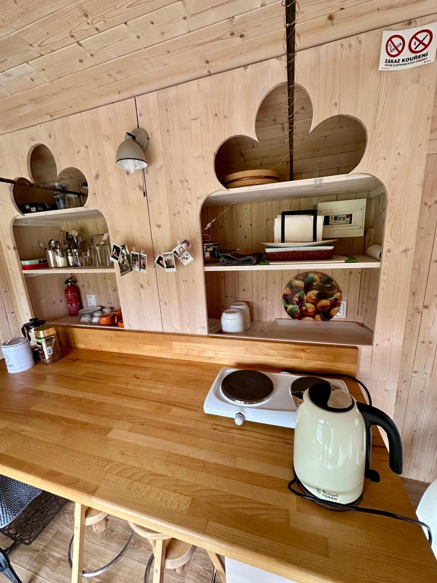 Glamping - Stylova Maringotka V Srdci Ladova Kraje, Pobliz Hlavniho Mesta Prahy Stribrna Skalice 외부 사진